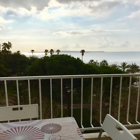 Laugier Apartment